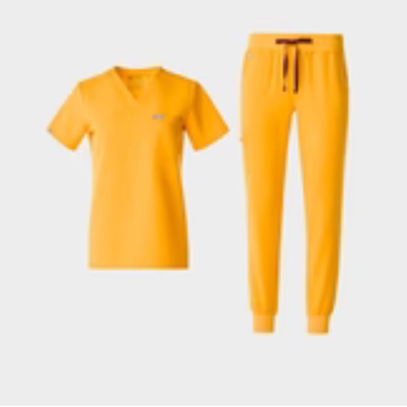 NWT Figs Scrub Top In Emergency Yellow - Picture 5 of 10